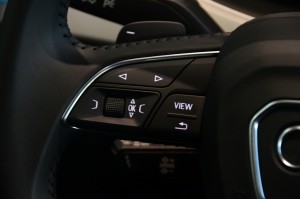 奥迪Q7 2016款 45 TFSI 尊贵型/中控方向盘